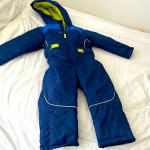 BNWT toddler Eddie Bauer snowsuit size 3T